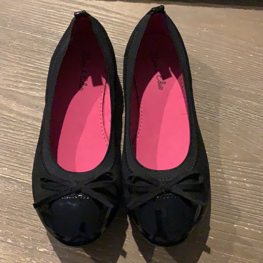 Olive & Edie classic black velvet ballet flats dress shoes SZ 2